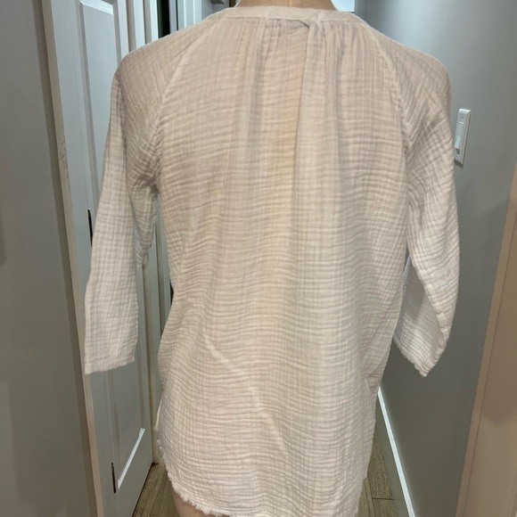 Mododoc White muslin Straight Cut Top with Spliced Neckline - Picture 8 of 14